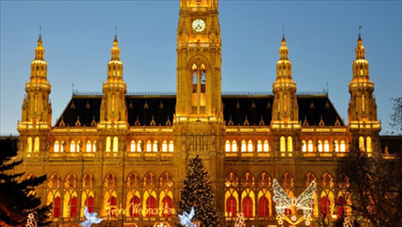 o-planitis-giortazei-tin-protoxronia