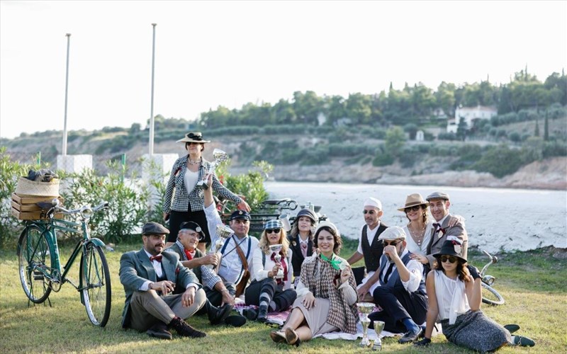 retro-epistrofi-stis-spetses-gia-to-weekend-in-tweed-pou-kleinei-ta-10