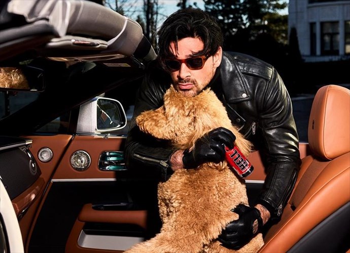 poios-einai-o-michele-morrone-pou-protagonistei-sto-pleuro-tou-anthony-hopkins-michele-morrone-pou-protagonistei-sto-pleuro-tou-anthony-hopkins