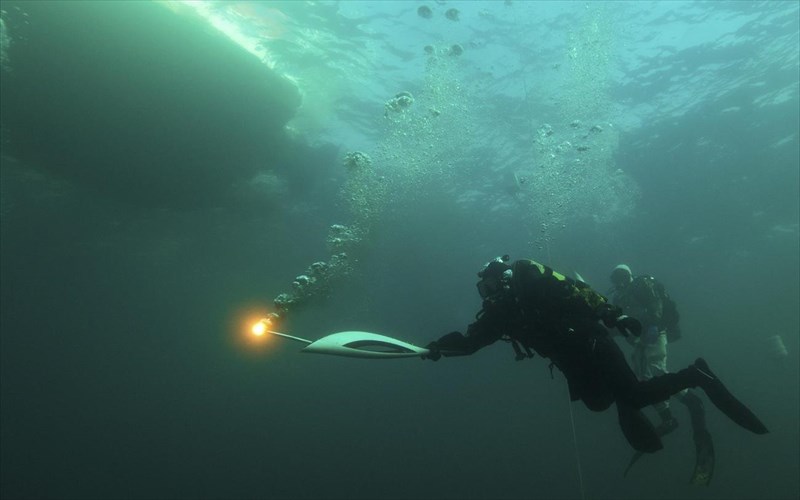 i-olumpiaki-floga-kataduthike-sta-pagomena-nera-tis-limnis-baikalis