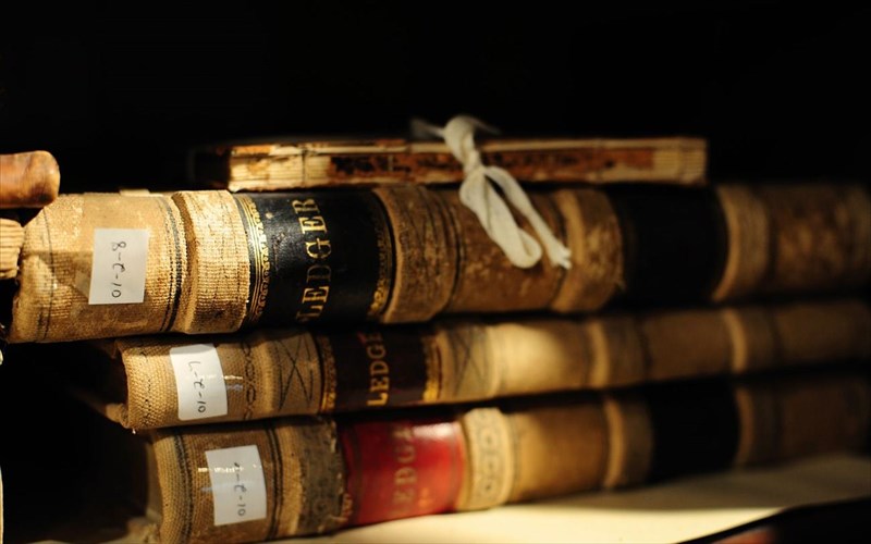 ti-prokalei-ti-murodia-ton-palion-biblion