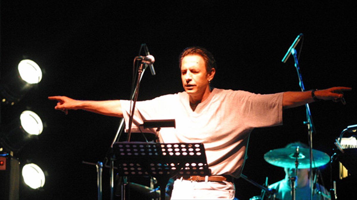 o-dionusis-tsaknis-melopoiei-skarimpa