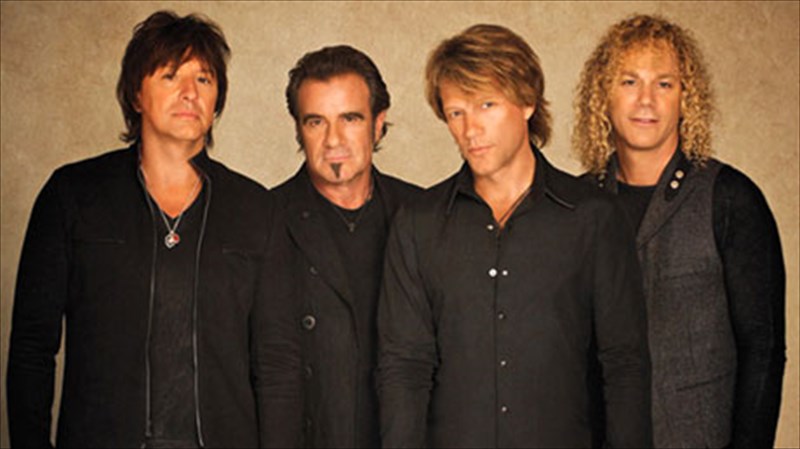 oi-bon-Jovi-ekanan-tis-pio-kerdofores-live-emfaniseis