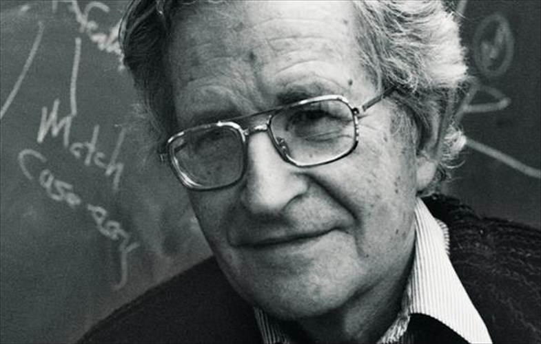 noam-tsomski-xortastikos-tomos-gia-bibliofagous