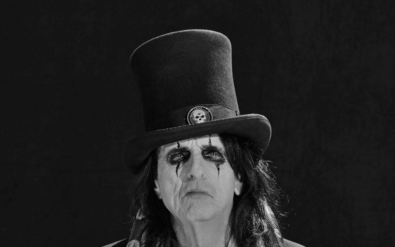 to-rockwave-festival-upodexetai-ton-alice-cooper