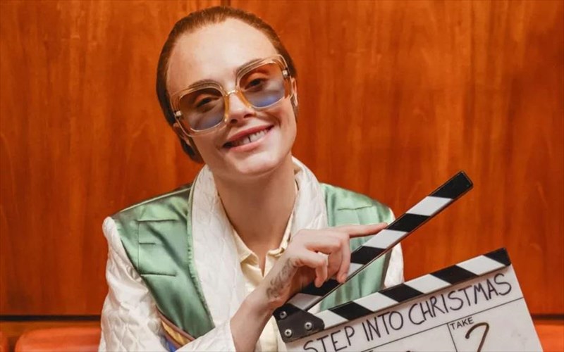 i-cara-delevingne-upoduetai-ton-elton-John-se-video-clip