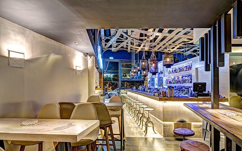 stories-mia-akoma-afiksi-stin-piatsa-tis-kifisias