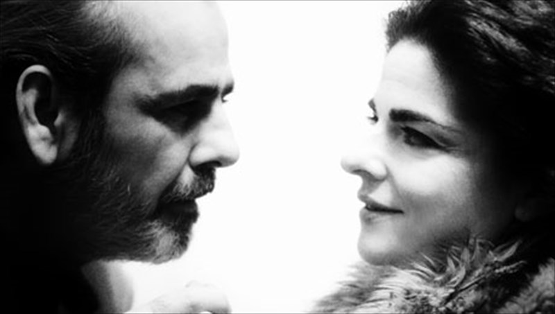 i-mania-papadimitriou-kai-o-nikos-arbanitis-epi-skinis-nikos-arbanitis-epi-skinis