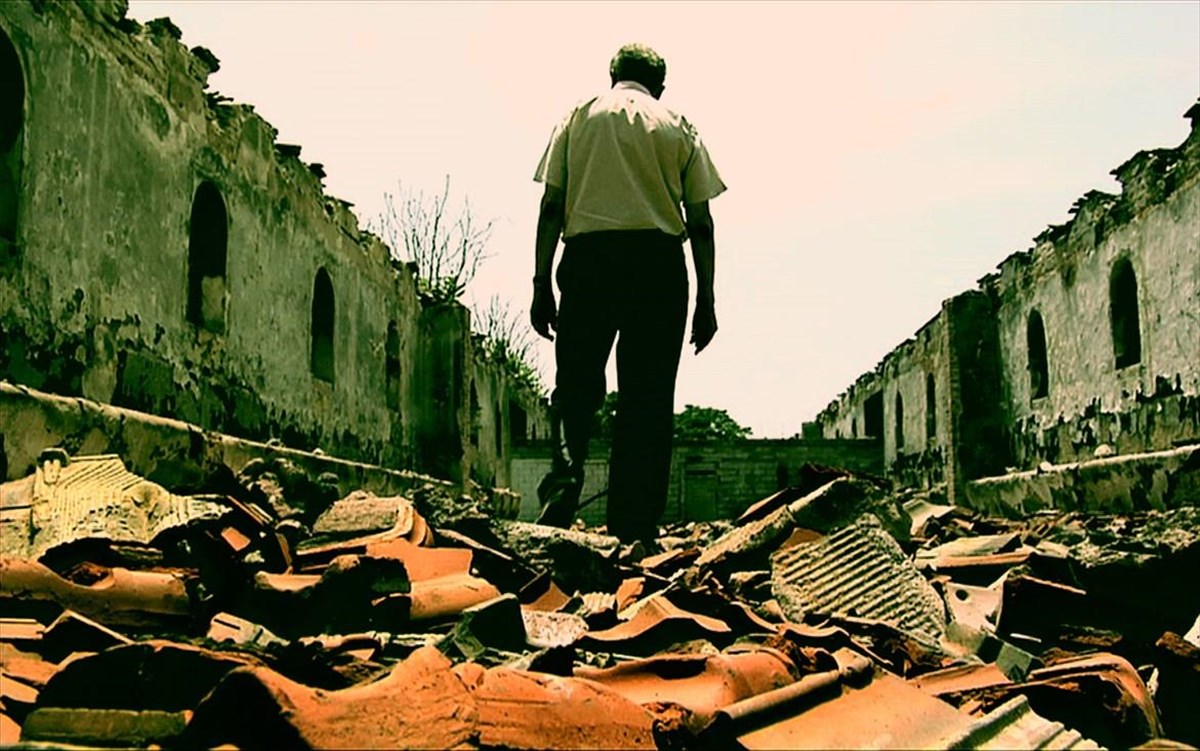 to-xroniko-mias-katastrofis-fotografia