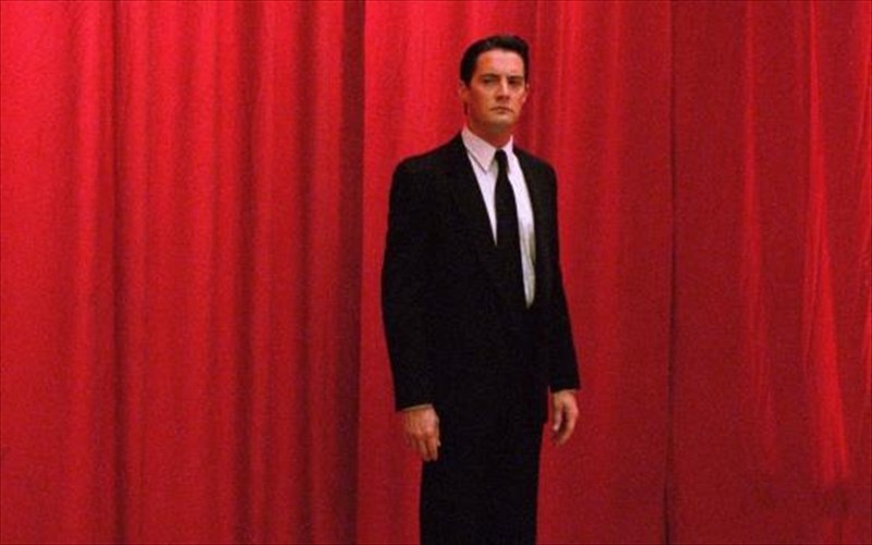 h-stegi-etoimase-afieroma-me-oles-tis-tainies-tou-david-lynch-kai-marathonio-twin-peaks