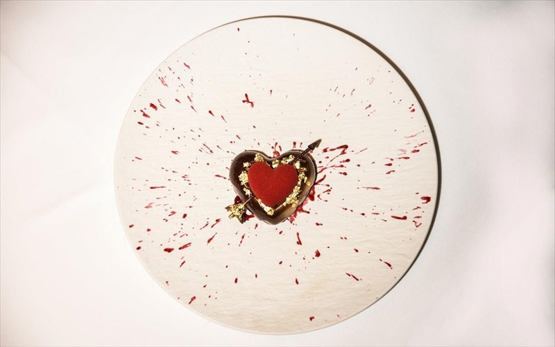 ti-etoimazei-gia-ton-agio-balentino-to-athens-capital-hotel-mgallery-collection-mgallery-collection