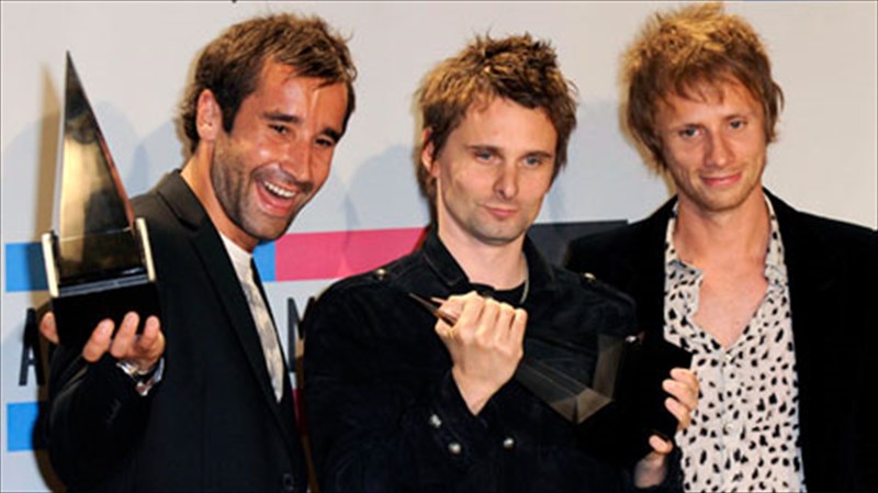 oi-muse-etoimazoun-sunaulia-sto-diastima