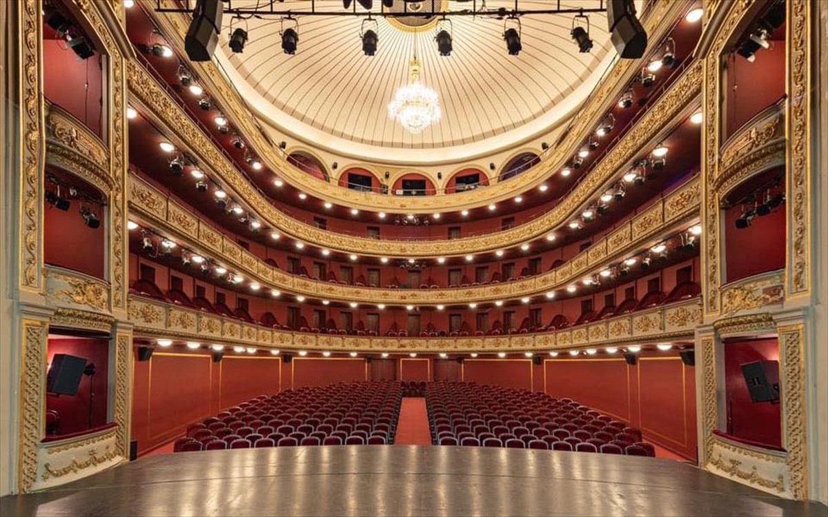 dimotiko-theatro-peiraia-anoikse-i-propolisi-gia-tin-poluanamenomeni-paragogi-osa-pairnei-o-anemos-anemos