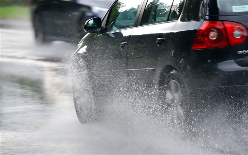 8-mikra-tips-gia-asfali-odigisi-to-xeimona-mikra-tips-gia-asfali-odigisi-to-xeimona