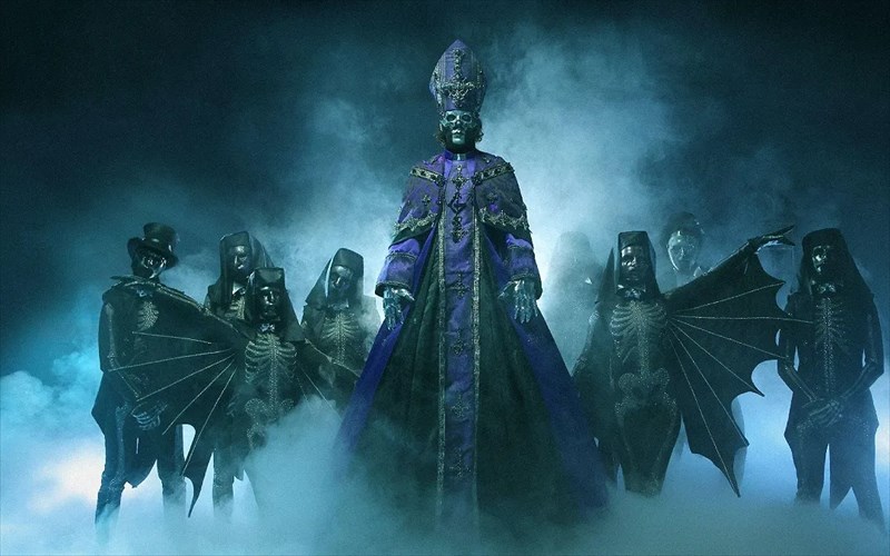 i-megali-epistrofi-ton-ghost