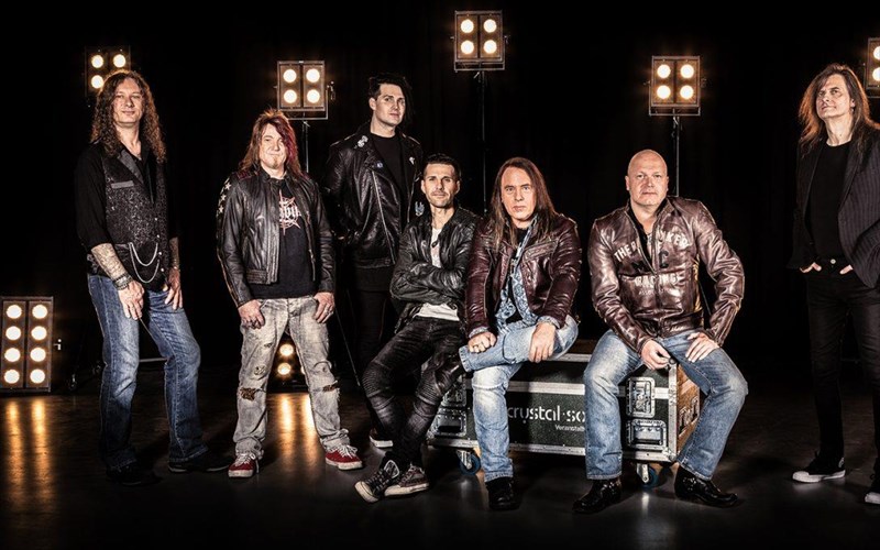 march-of-time-i-epeteiaki-sullogi-ton-helloween-erxetai