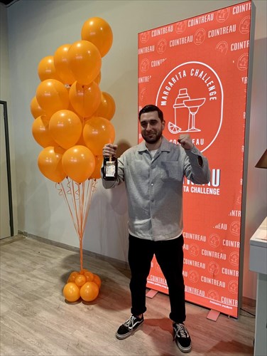 apo-tin-athina-sti-madriti-o-manos-mantzaridis-einai-o-fetinos-nikitis-tou-cointreau-margarita-challenge-fetinos-nikitis-tou-cointreau-margarita-challenge