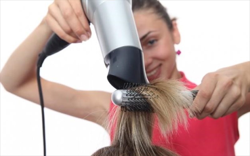 mustika-pou-den-apokaluptoun-oi-kommotes