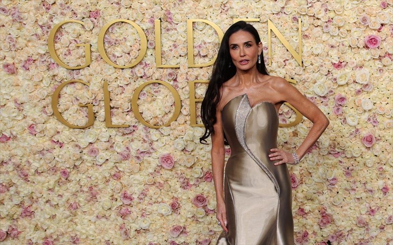 i-demi-moore-anadeixthike-to-pio-omorfo-prosopo-sumfona-me-to-periodiko-people