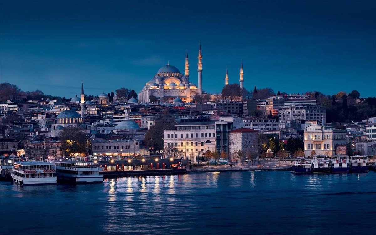 istanbulcityscapeatnightwithsuleymaniyemosqueturkey
