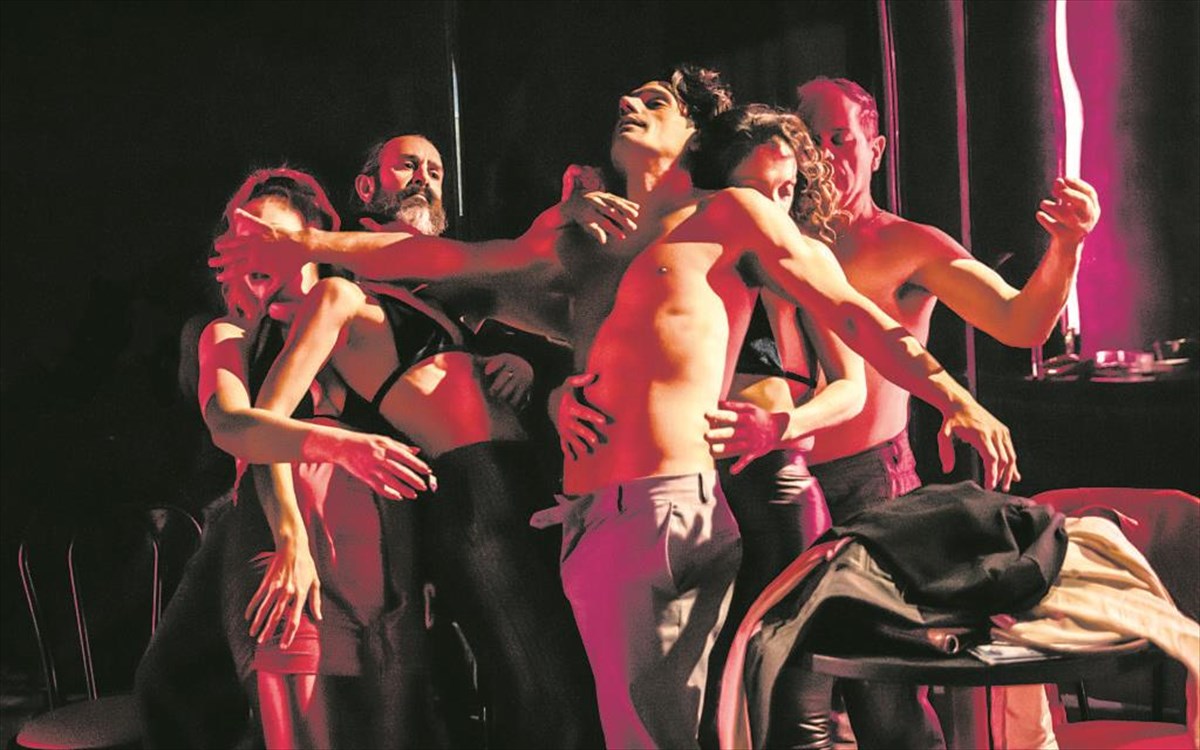 o-panos-blaxos-os-don-zouan-taksideuei-se-oli-tin-ellada