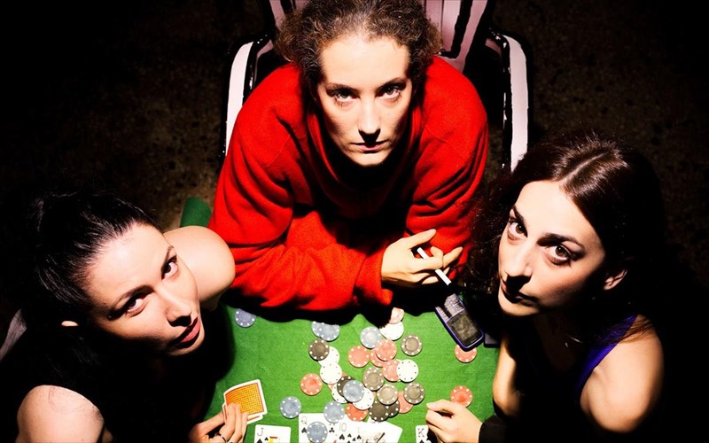 kritiki-eidame-to-toxicity-sto-theatro-texnoxoros-famprika