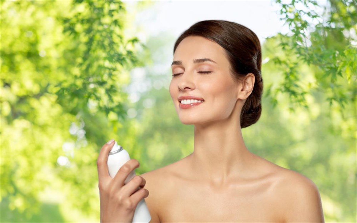 face-mist-sprei-prosopou-gunaika-omorfia