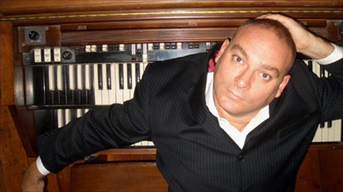 o-tzazistas-James-taylor-sto-half-note