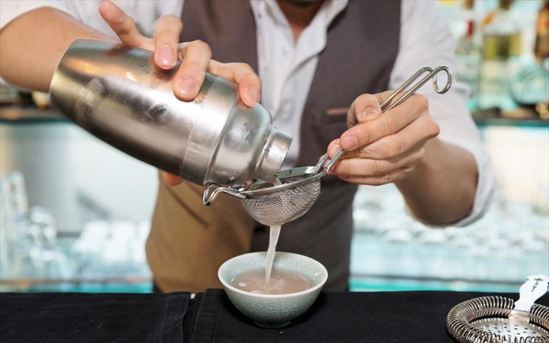 lola-mia-polu-nea-afiksi-stin-agia-paraskeui