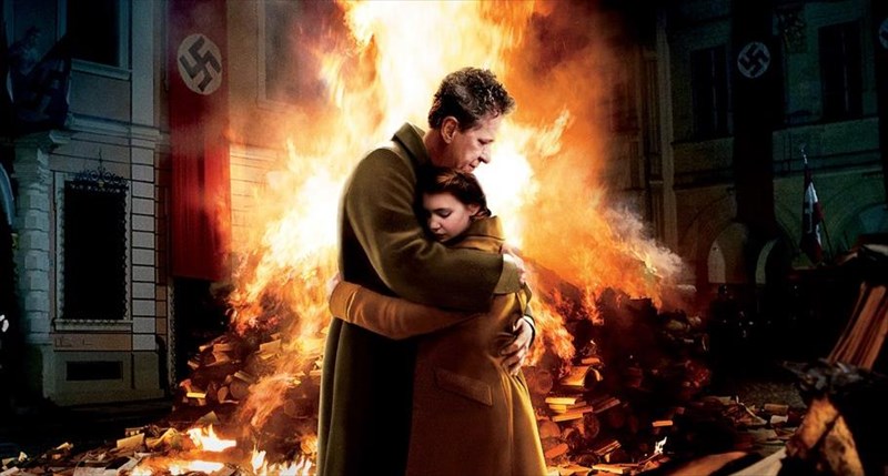 i-kleftra-ton-biblion-me-ton-tzefri-ras-deite-apokleistikes-skines-kai-diloseis