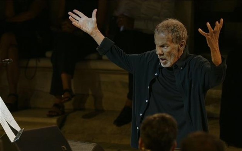 to-rempetiko-toustaurou-ksarxakoutha-ixisei-ston-lukabitto