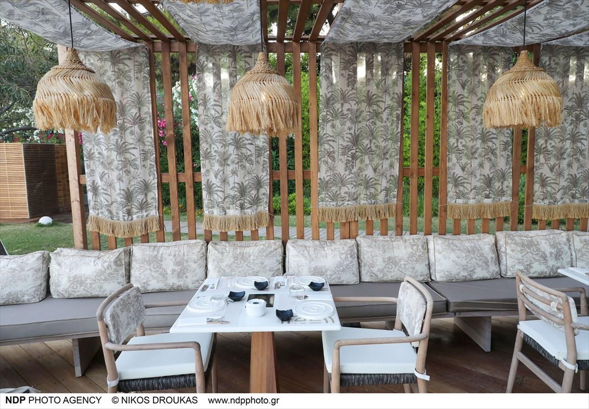 the-royal-beach-vouliagmeni-club