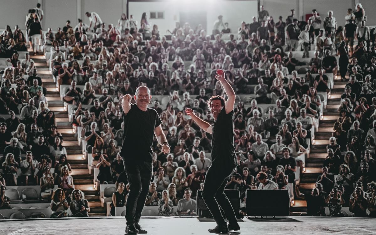 to-gnosto-komiko-didumo-upografei-ena-kataigistiko-skliropuriniko-dioro