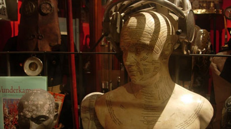 i-sundesi-tou-sugxronou-astikou-topiou-me-tin-arxaiotita