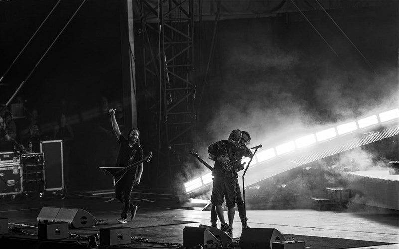 istoriki-stigmi-sto-release-athens-2025-gojira-kai-robb-flynn-mazi-epi-skinis