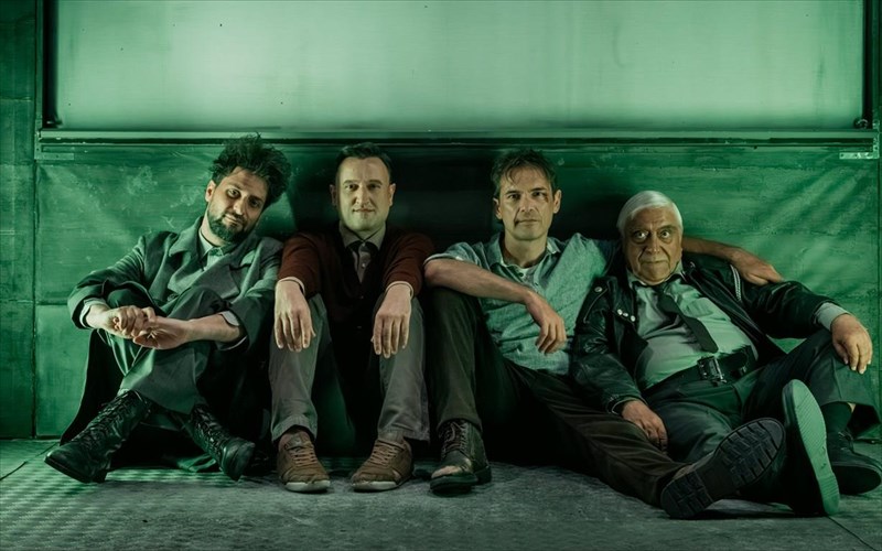 o-poupoulenios-ksana-sto-sugxrono-theatro-me-ton-dimitri-piata