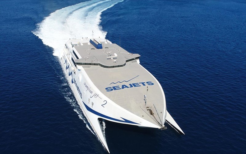 me-to-champion-Jet-2-kai-superrunner-Jet-ii-stis-dutikes-kuklades-neoi-proorismoi-grigora-kai-me-stul-superrunner-Jet-ii-stis-dutikes-kuklades-neoi-proorismoi-grigora-kai-me-stul