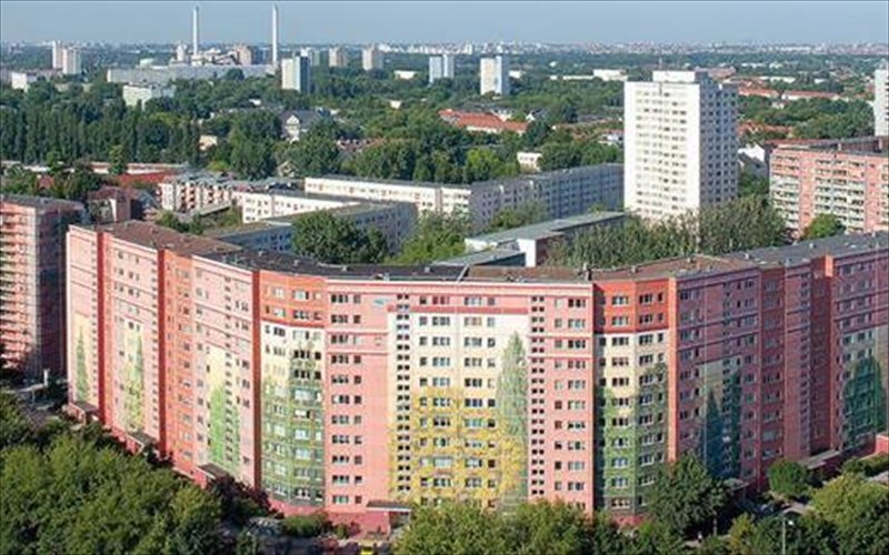 enas-gigantios-zoologikos-kipos-gia-anthropous