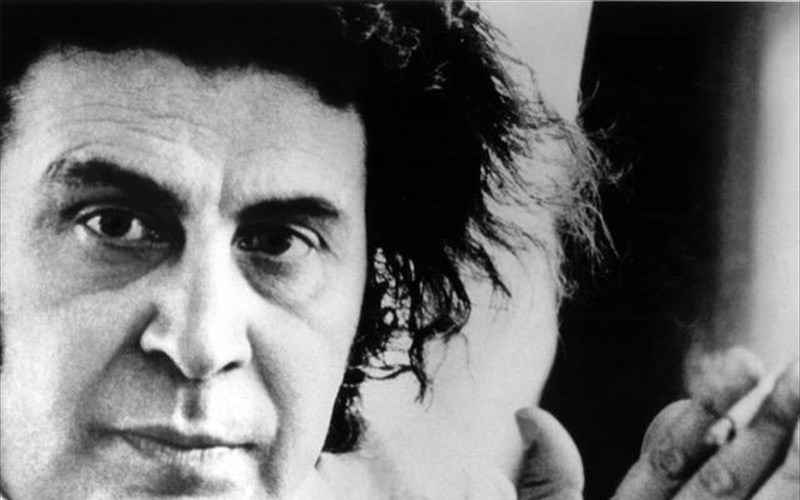 i-mikra-asia-tou-miki-theodoraki-sto-theatro-petras-stin-petroupoli