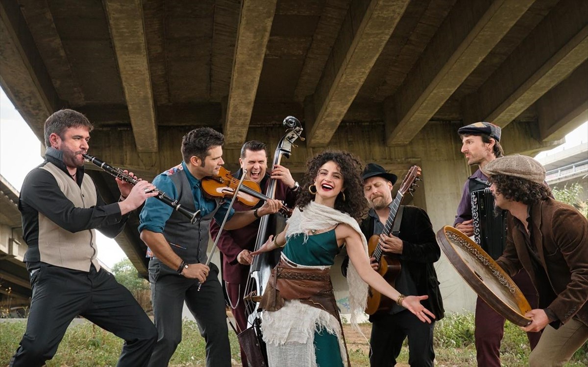 gipsy-balkan-orchestra-in-greece