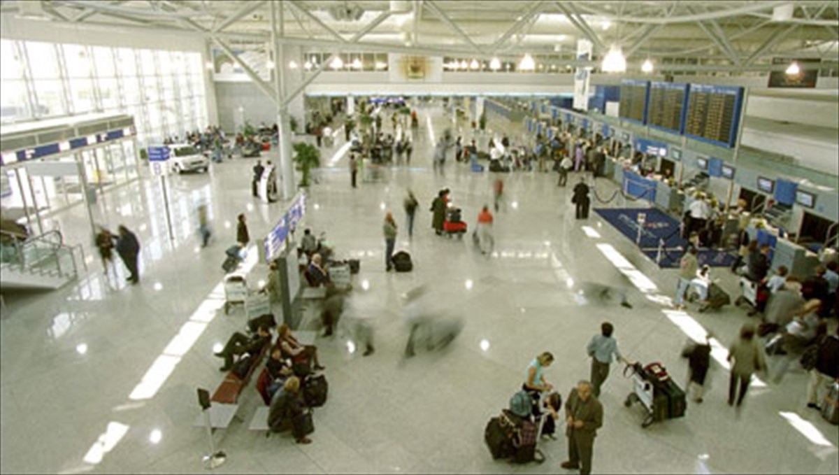 nees-ilektronikes-upiresies-apo-to-diethni-aerolimena-athinon