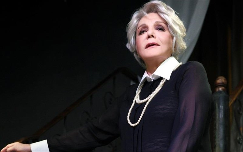 mpettu-arbaniti-einai-pia-kairos-na-enilikiothoume-os-xora