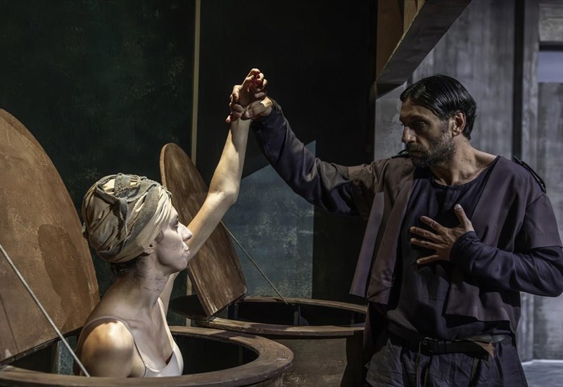 to-telos-tou-paixnidiou-apotelei-simeio-anaforas-tis-neas-theatrikis-sezon