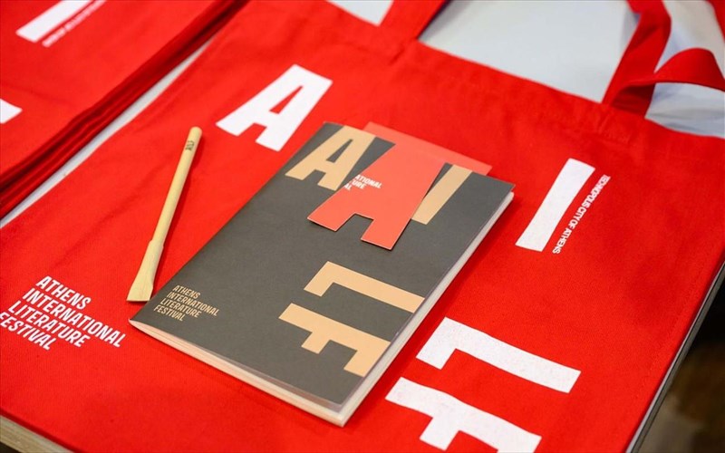 to-1o-diethnes-festibal-logotexnias-tis-athinas-bazei-tin-poli-ston-xarti-dunamika