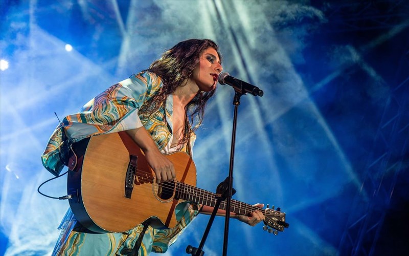 i-marina-spanoume-tin-mpanta-tis-ftiaxnei-mousikes-istories-stofuzz-club