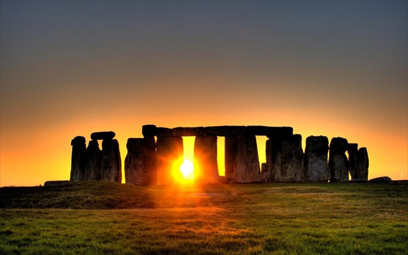 to-stonehenge-ananeothike