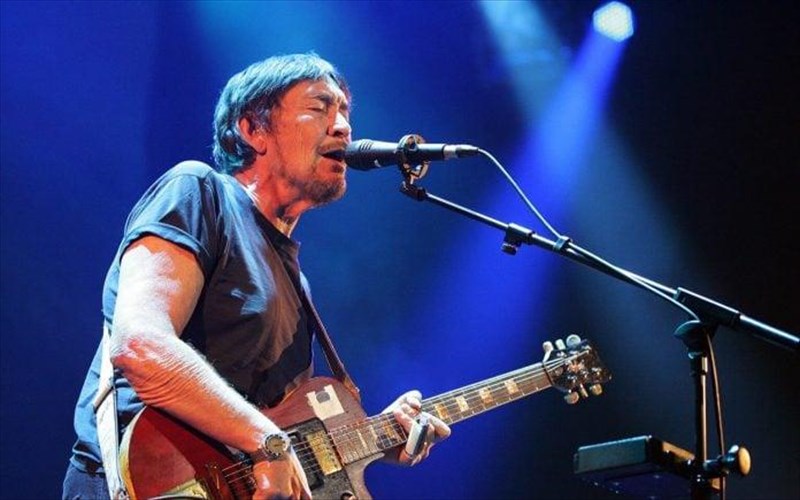 pethane-o-tragoudistis-chris-rea-tragoudistis-chris-rea