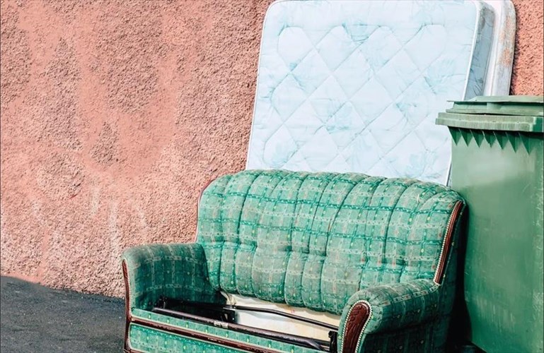 o-megalos-rei-ena-sugkinitiko-muthistorima-gia-ti-dunami-ton-oikogeneiakon-desmon