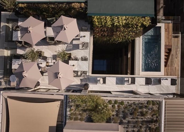 ena-apo-ta-pio-prasina-ksenodoxeia-tis-athinas-brisketai-sto-kentro