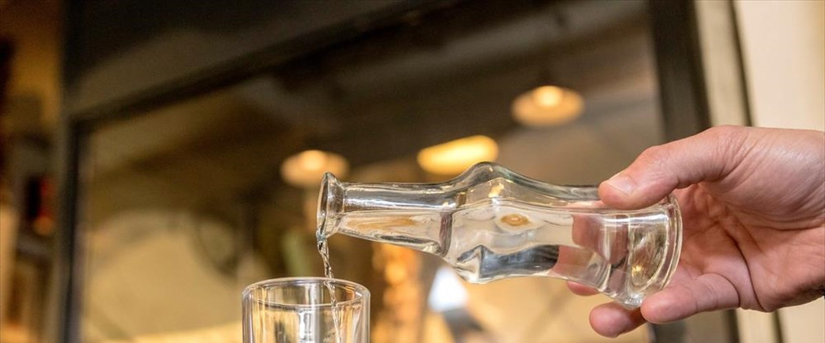 poso-kalo-mas-kanei-to-tsipouro-kai-to-ouzo